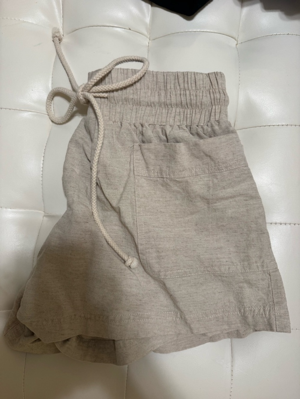 Women’s Drawstring Linen-Blend Shorts in Light Beige